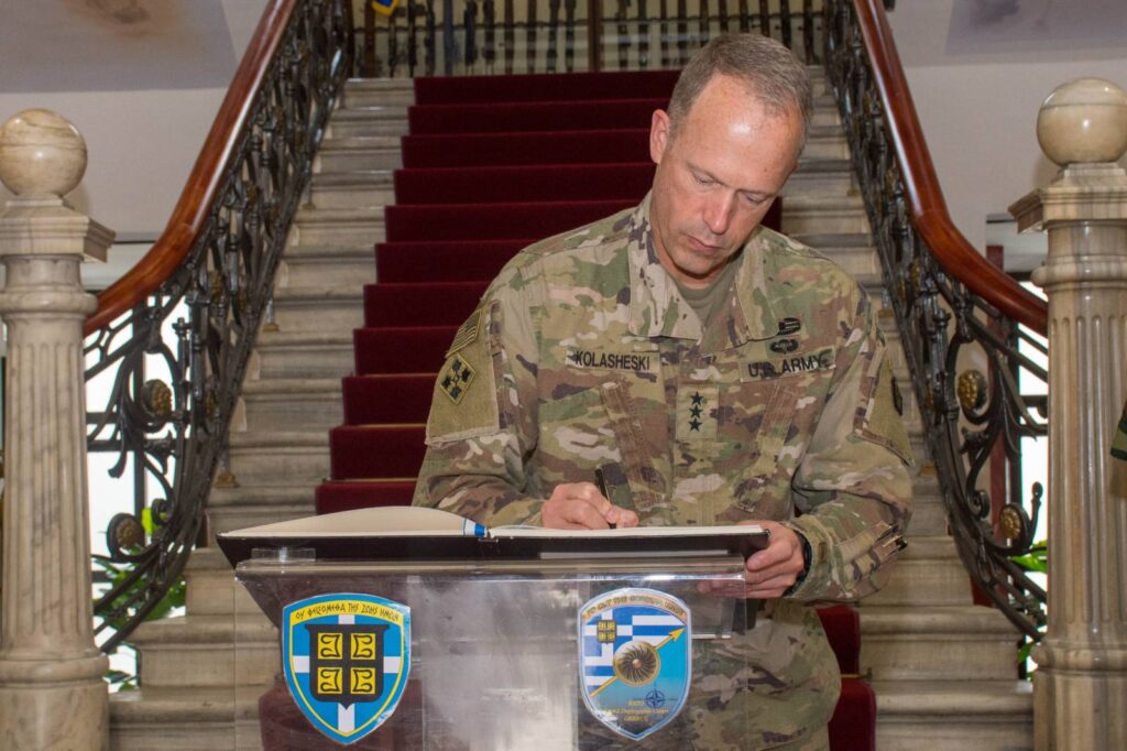 Ο Διοικητής του 5ου Σώματος Στρατού των ΗΠΑ, Αντιστράτηγος John Stephen Kolasheski