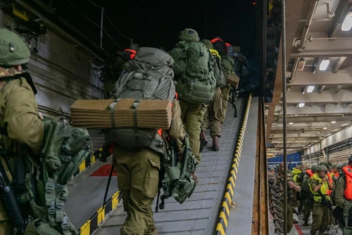Ισραηλινοί στρατιώτες στο Αρματαγωγό ΧΙΟΣ. Φωτογραφία: IDF