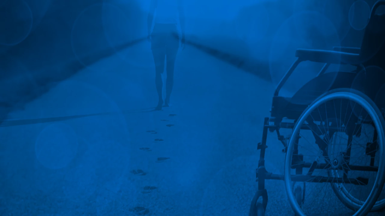 Εννέα άτομα με παράλυση μπόρεσαν να περπατήσουν ξανά χάρη σε μια νέα τεχνική, έναν συνδυασμό ηλεκτρικής διέγερσης και εντατικής φυσικοθεραπείας