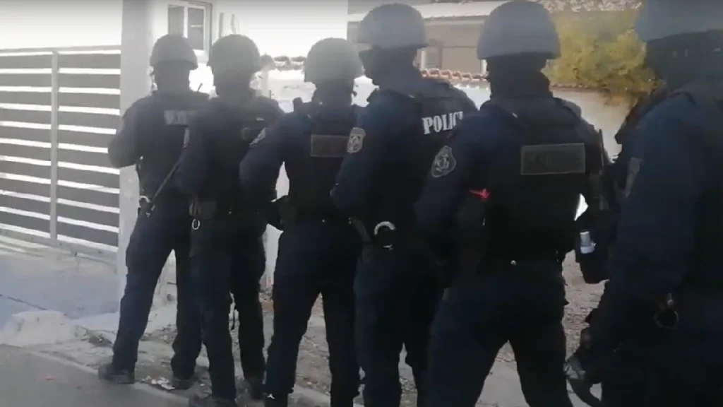 Αστυνομική επιχείρηση από ΕΚΑΜ και ΟΠΚΕ σε Ασπρόπυργο, Ζεφύρι, Άνω Λιόσια και Αχαρνές