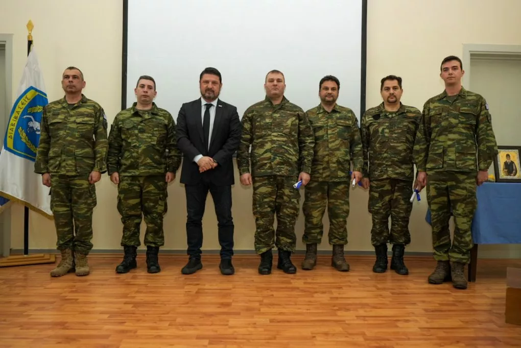Ο Υφυπουργός Εθνικής Άμυνας Νικόλαος Χαρδαλιάς και μέλη της ΛΕΦΕΔ Αττικής