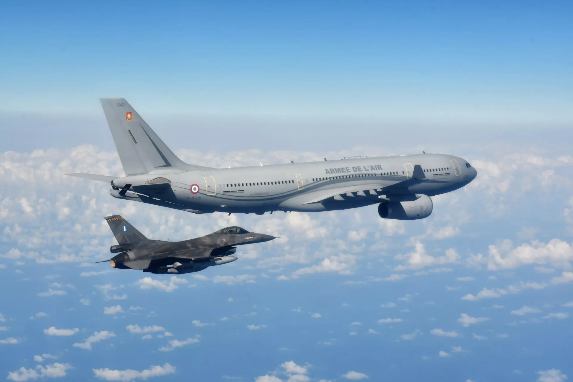 Γαλλικό Αεροσκάφος Εναέριου Ανεφοδιασμού KC-135 και Ελληνικό F-16 Block 52+