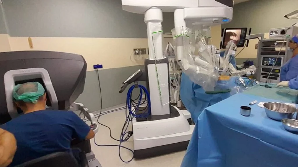Χειρουργική επέμβαση στο 251 ΓΝΑ με Ρομποτικό Σύστημα Da Vinci Xi