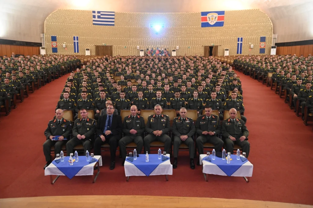 Ο Αρχηγός ΓΕΕΘΑ Στρατηγός Κωνσταντίνος Φλώρος πραγματοποίησε επίσκεψη στην Στρατιωτική Σχολή Ευελπίδων - ΣΣΕ (31 Οκτωβρίου 2023). Εικόνα: ΓΕΕΘΑ