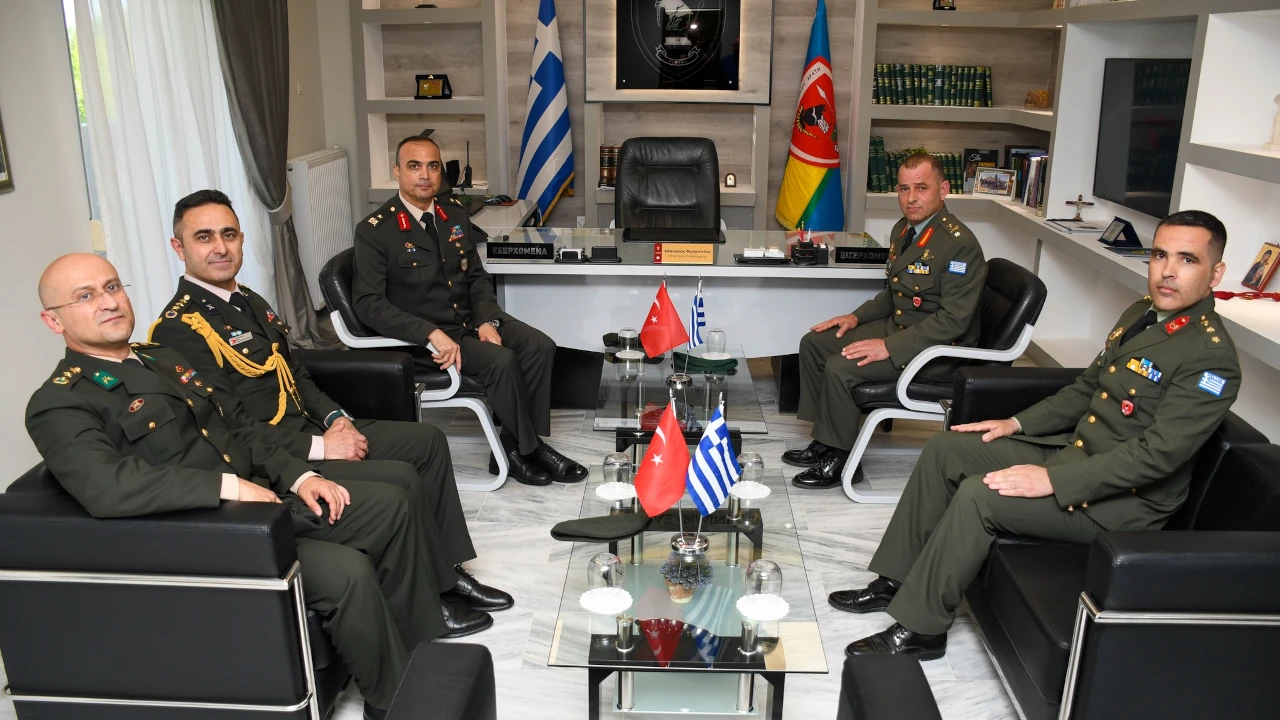 Ο Διοικητής της 3ης Μηχανοκίνητης Ταξιαρχίας «ΡΙΜΙΝΙ», Ταξίαρχος Αθανάσιος Φωτεινόγλου και ο Διοικητής της 9ης Συνοριακής Ταξιαρχίας της Τουρκίας, Ταξίαρχος Bülent Barış Sarp