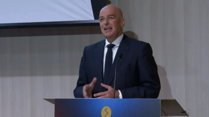 Το αντι-drone σύστημα «Κένταυρος» δοκιμάστηκε με επιτυχία στα νησιά του Ανατολικού Αιγαίου, παρακολουθώντας την πτήση Bayraktar πάνω από τον ορίζοντα, δήλωσε ο Υπουργός Εθνικής Άμυνας, Νίκος Δένδιας.