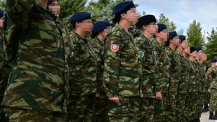 Εθελοντική στράτευση γυναικών