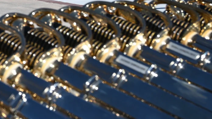 Απονομή ξιφών σε Αξιωματικούς εκ Υπαξιωματικών Απονομή ξιφών σε Αξιωματικούς εκ Υπαξιωματικών