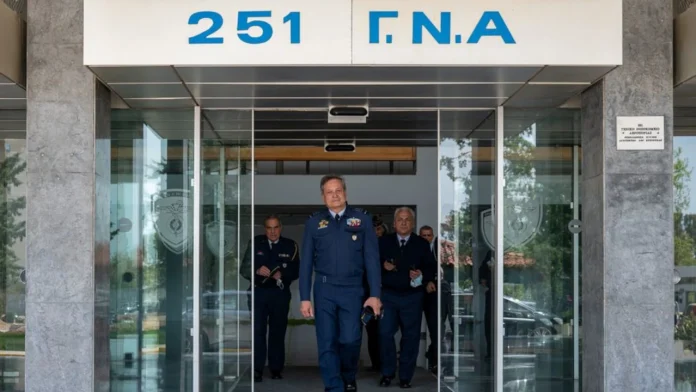 Ο Αρχηγός ΓΕΑ, Αντιπτέραρχος (Ι) Δημοσθένης Γρηγοριάδης στο 251 ΓΝΑ.