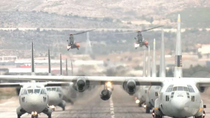 Η Πολεμική Αεροπορία παρουσίασε 10 μεταγωγικά και 7 Super Puma στο 